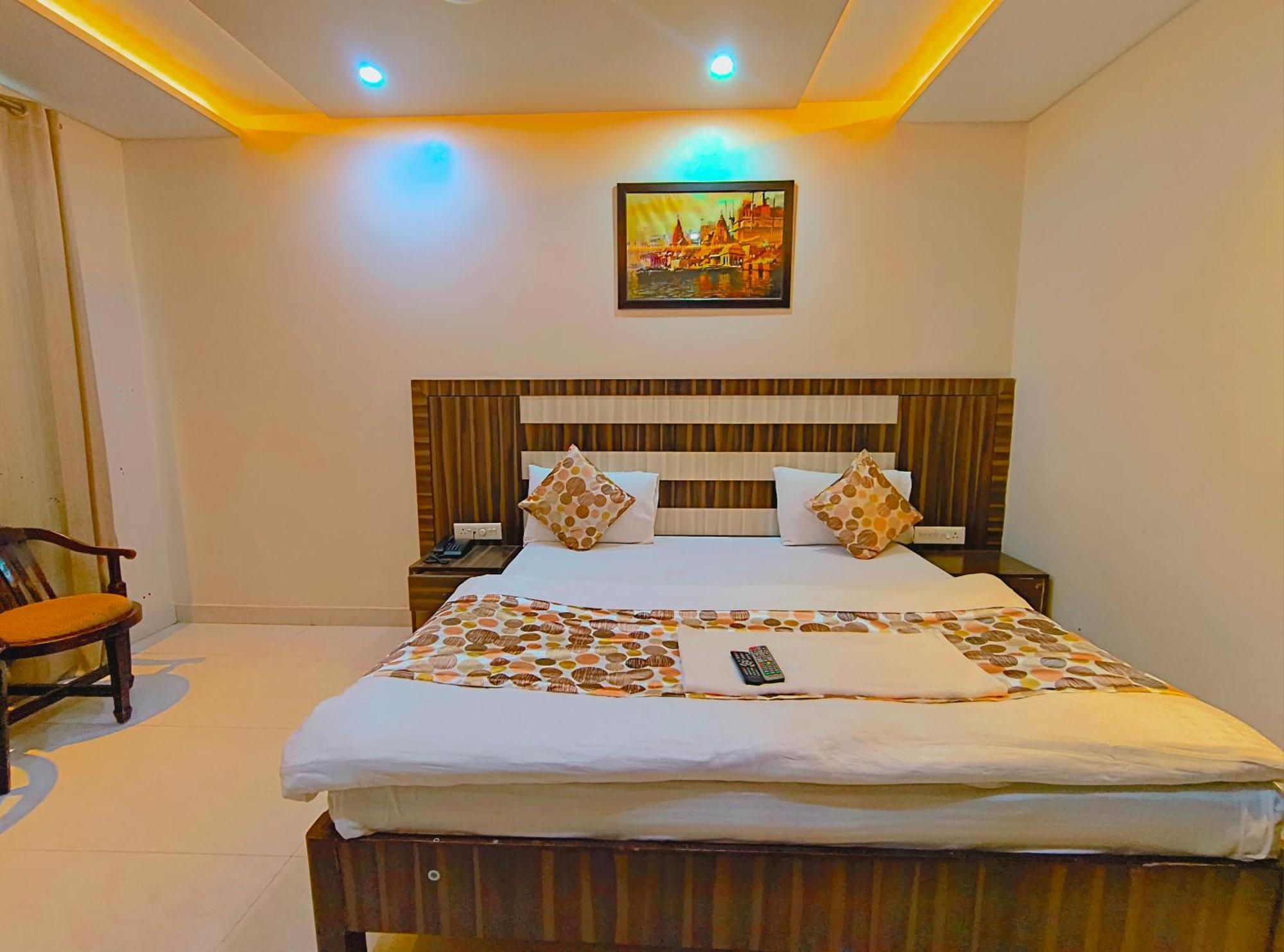 P Palace - Near Kashi Vishwanath Temple Varanasi Ngoại thất bức ảnh